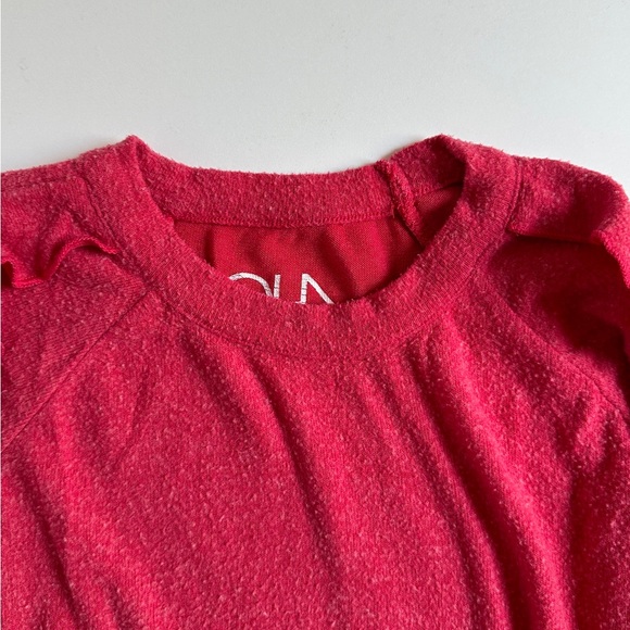 Chaser Ruffle Sleeve Ultra Cozy Red Sweatshirt size 10-12 - Picture 4 of 8